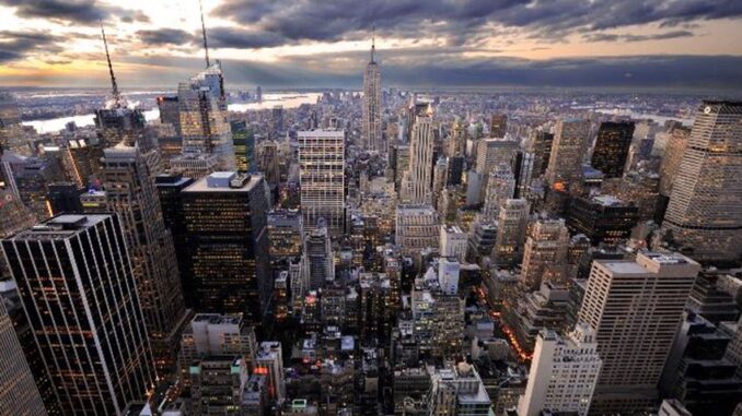 グローバル　コンサルタント　駐在manhattan skyline empire building